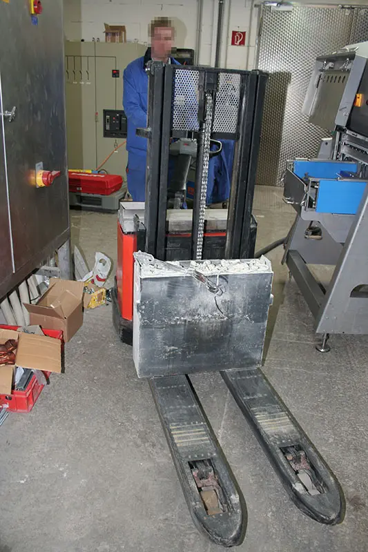 Die Ameise ist nach der Reinigung und dem Batterietausch wieder funktionstüchtig.