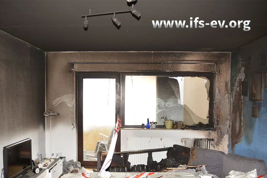 Direkte Brandschäden gab es ausschließlich im Wohnzimmer.