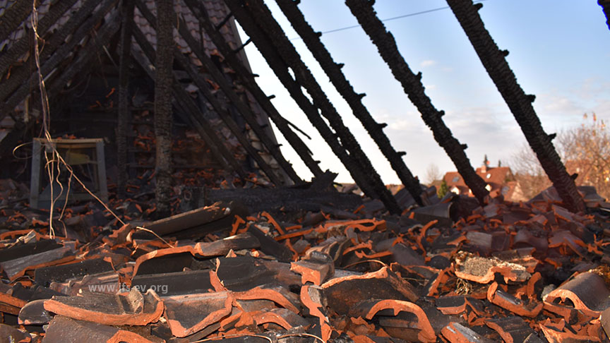 Blick über den ausgebrannten Dachspeicher